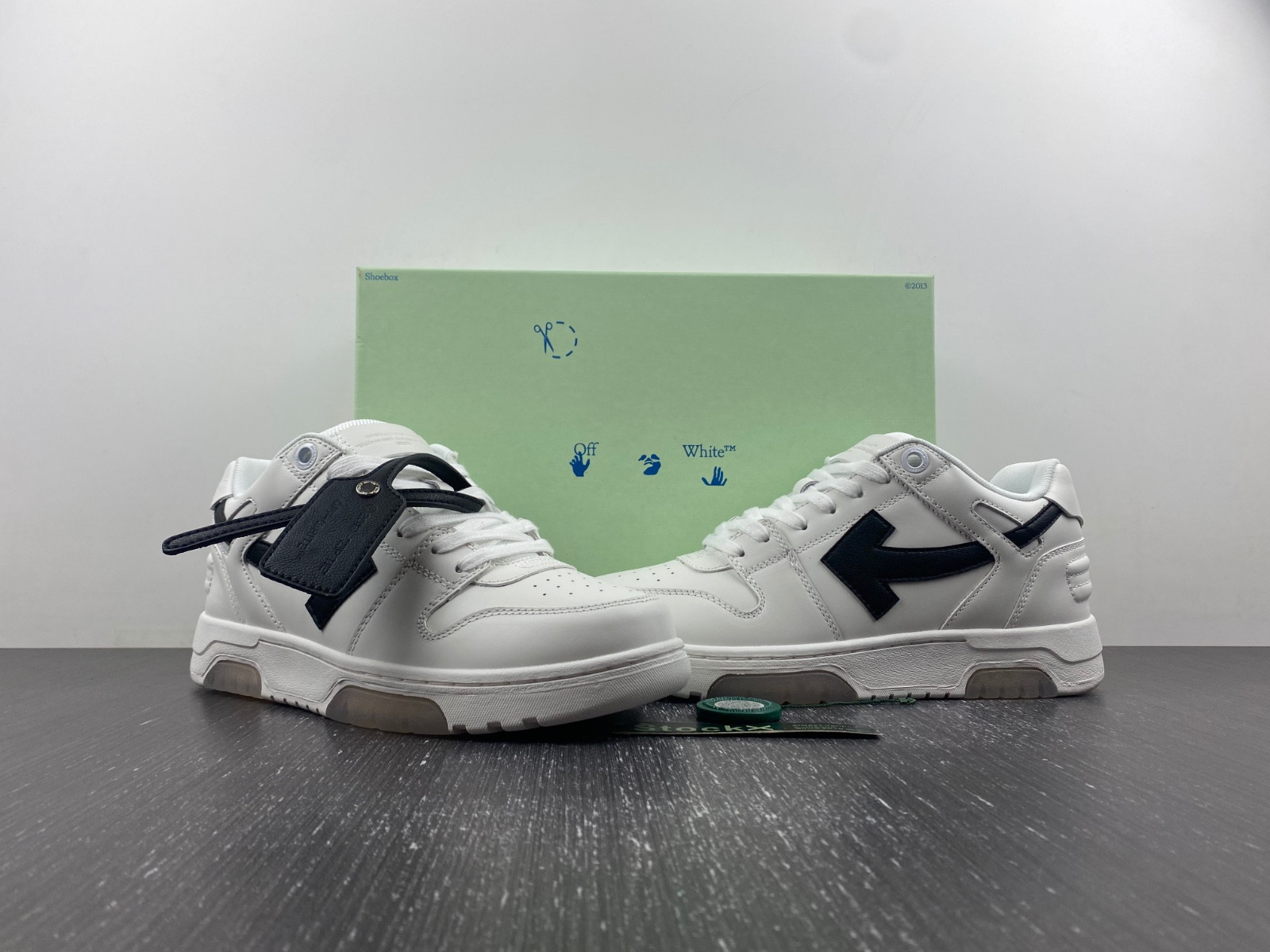 Off-White c/o Virgil Abloh