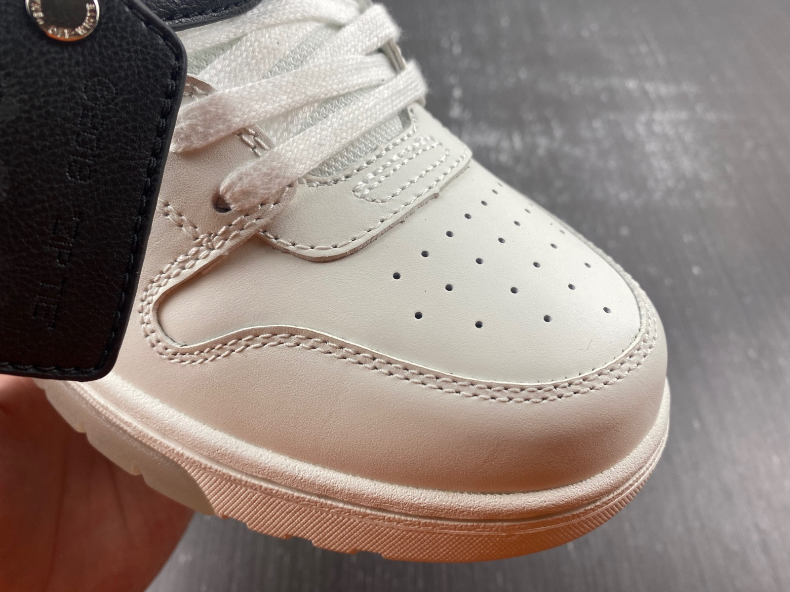 Off-White c/o Virgil Abloh