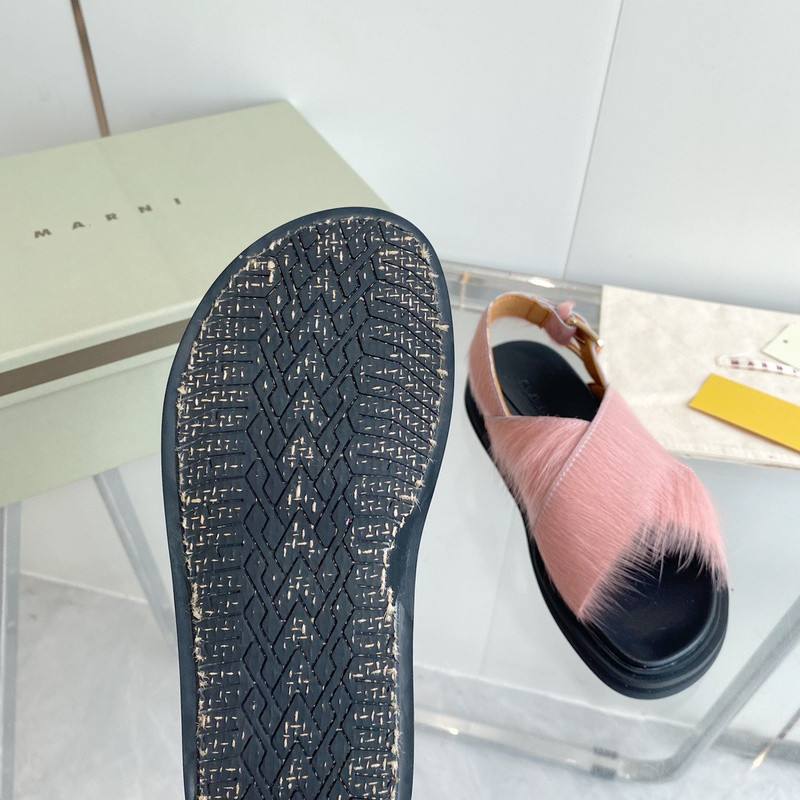 FUCHSIA LONG-HAIR CALFSKIN FUSSBETT