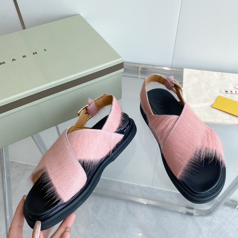 FUCHSIA LONG-HAIR CALFSKIN FUSSBETT