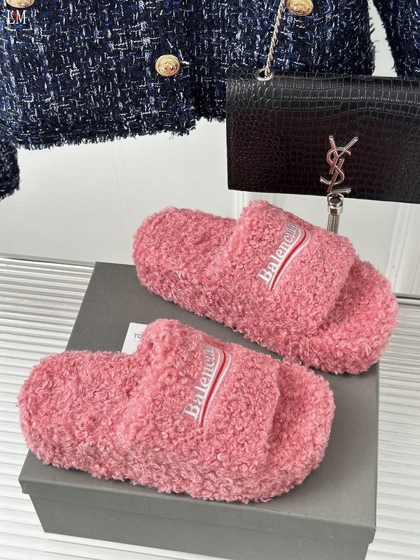 BALENCIAGA SLIDES