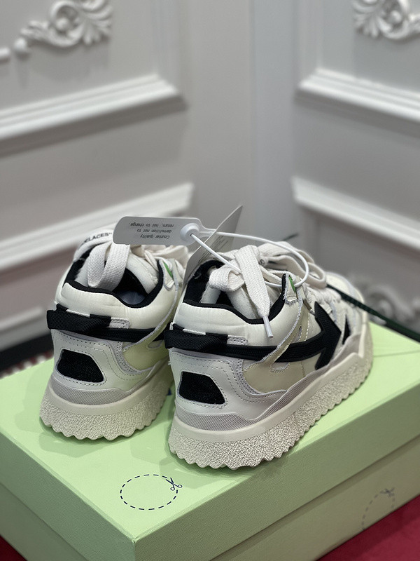 Off-White c/o Virgil Abloh