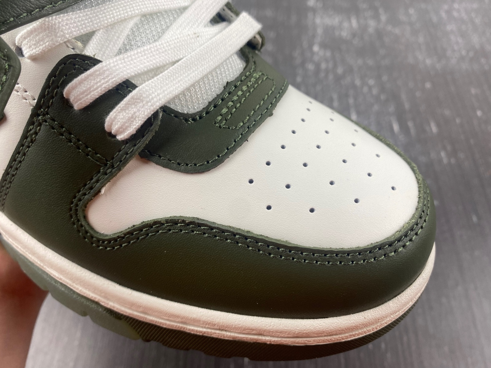 Off-White c/o Virgil Abloh