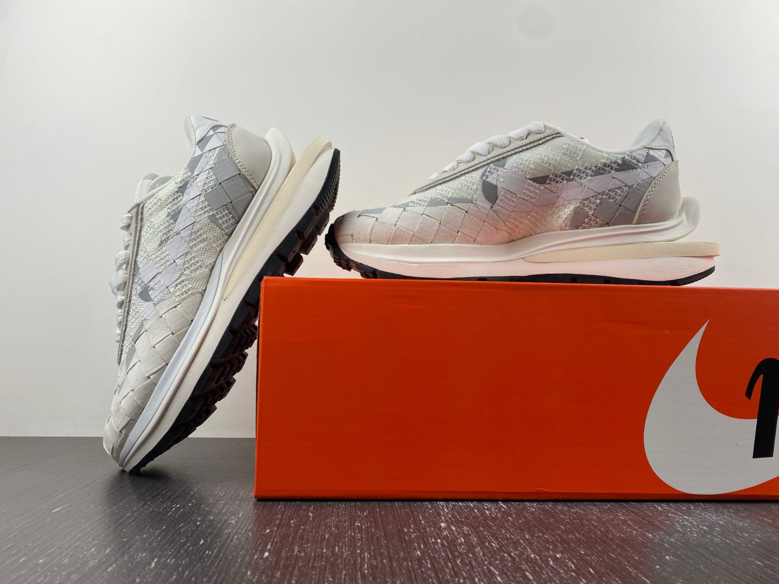 Social x Nike woven "White" DR5209-100