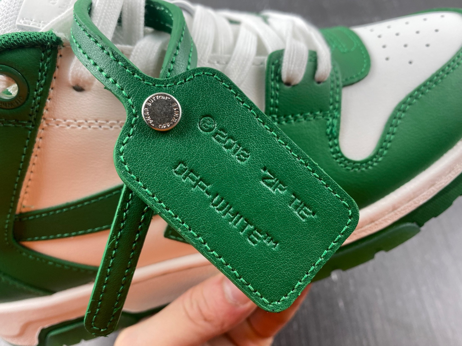 Off-White c/o Virgil Abloh