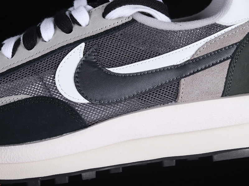 NIKE LD WAFFLE X SACAI BLACK BV0073-001