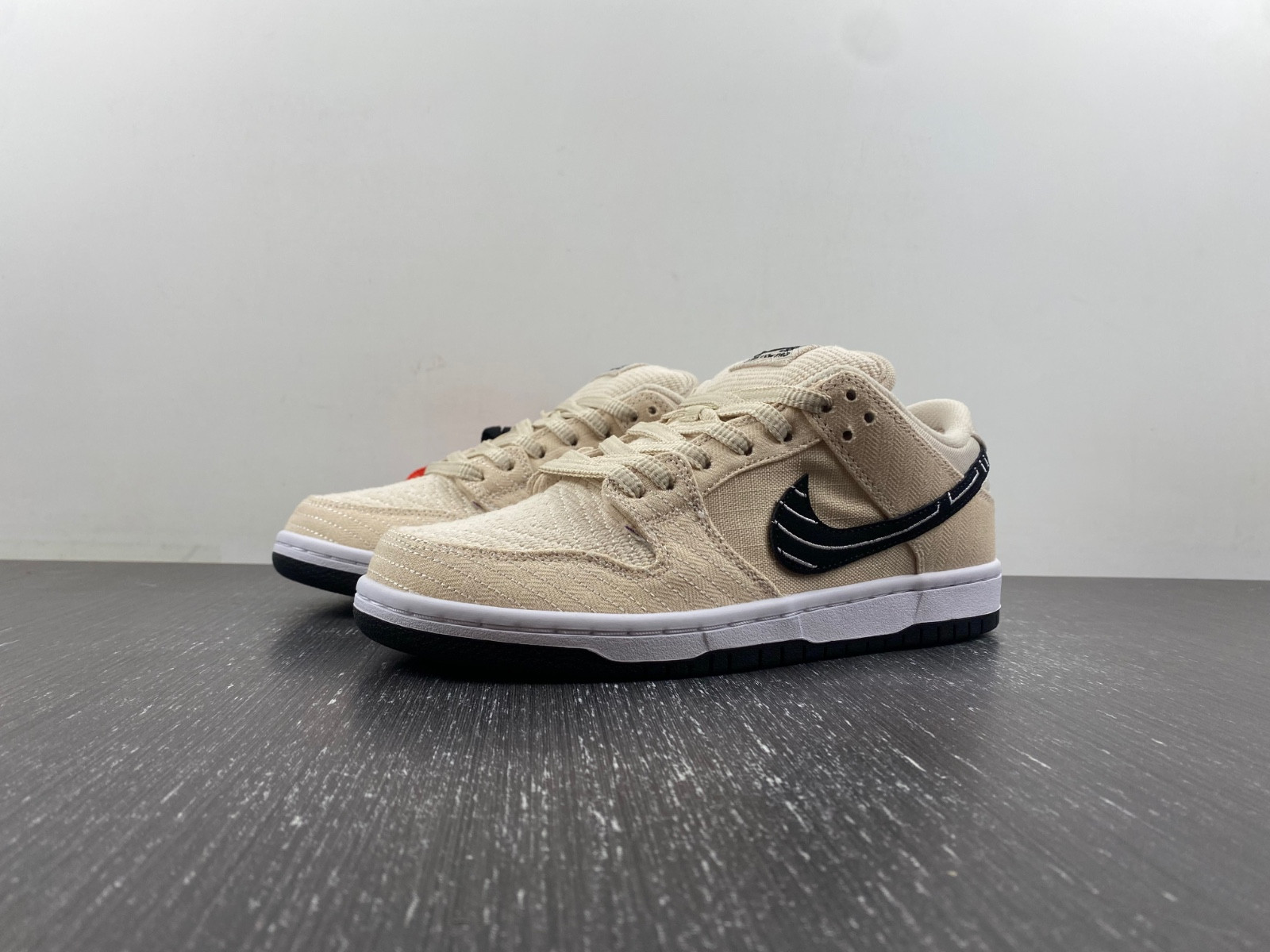 Albino & Preto X Nike SB Dunk Low FD2627-200