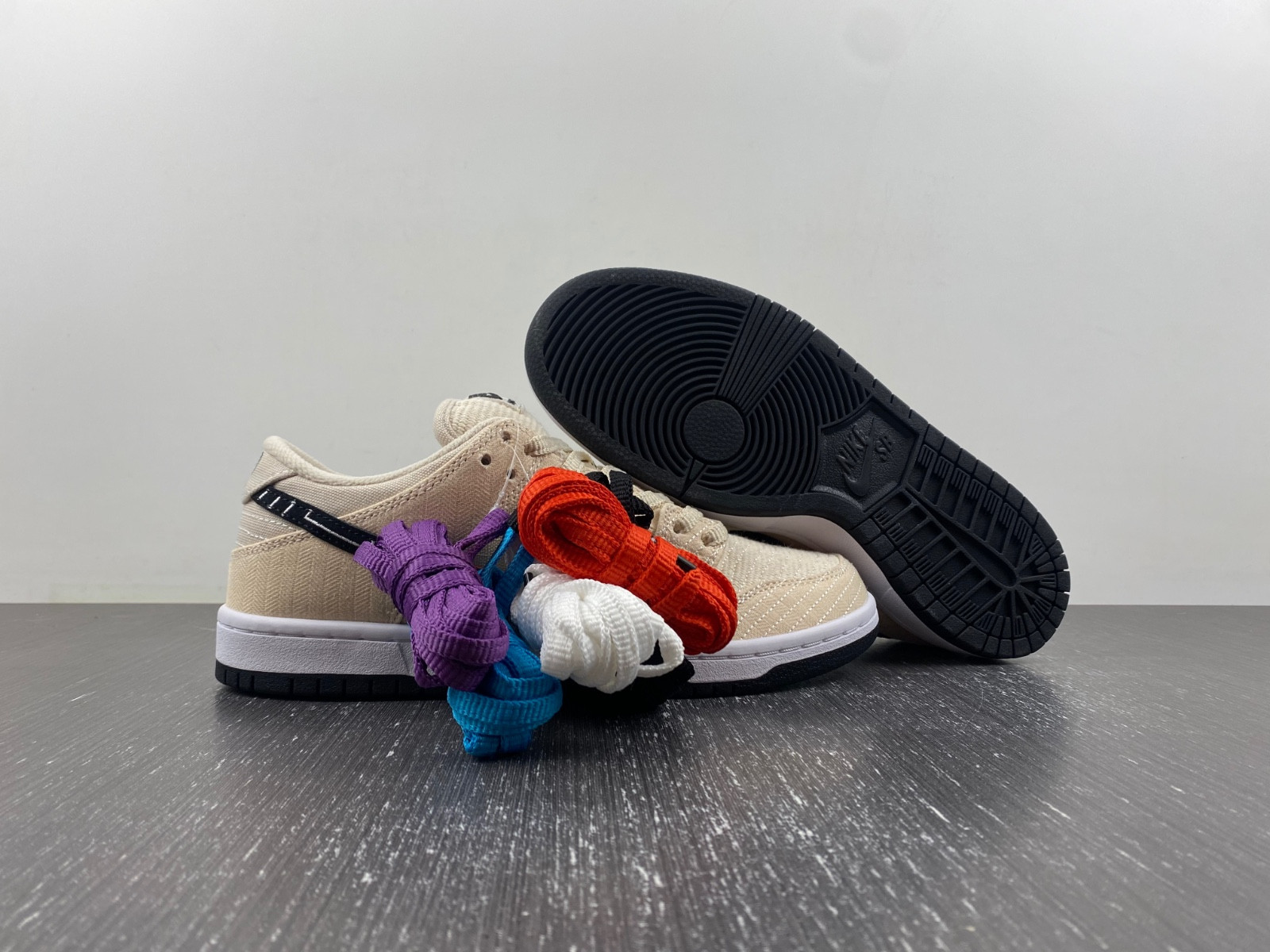 Albino & Preto X Nike SB Dunk Low FD2627-200