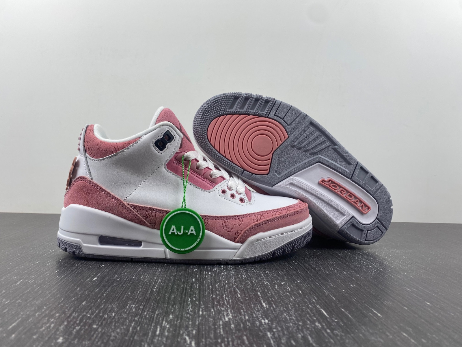 KAWS x Air Jordan 3 DZ2628-001