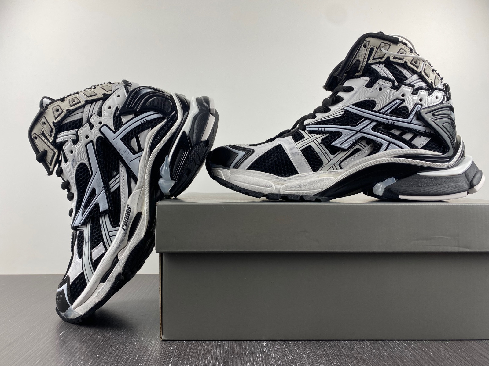 Ba*len*cia*ga runner 695764 w3rh2 9918