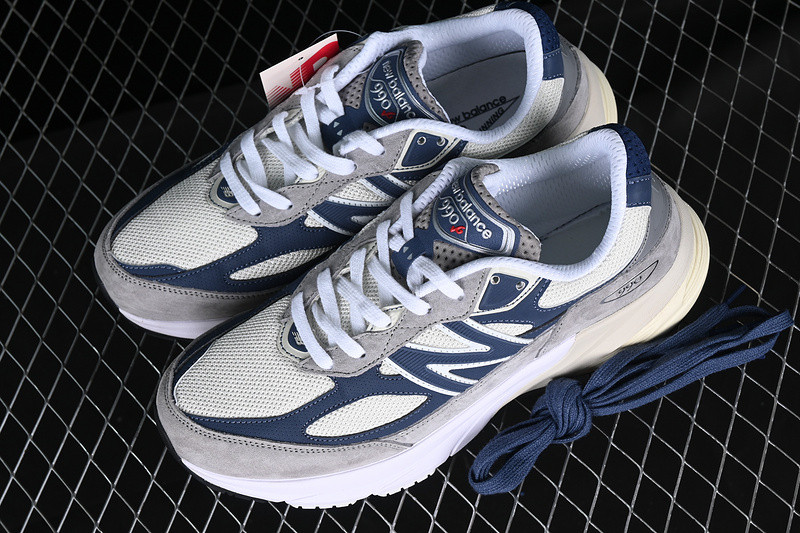 New Balance 990v6 