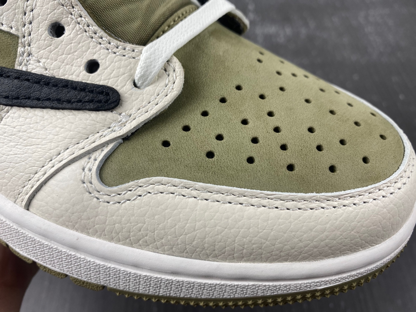 Travis Scott x Air Jordan 1 Low Golf FZ3124-200