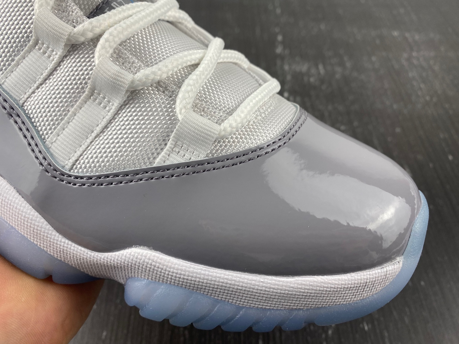 Jordan 11 Retro Low Cement Grey - AV2187-140