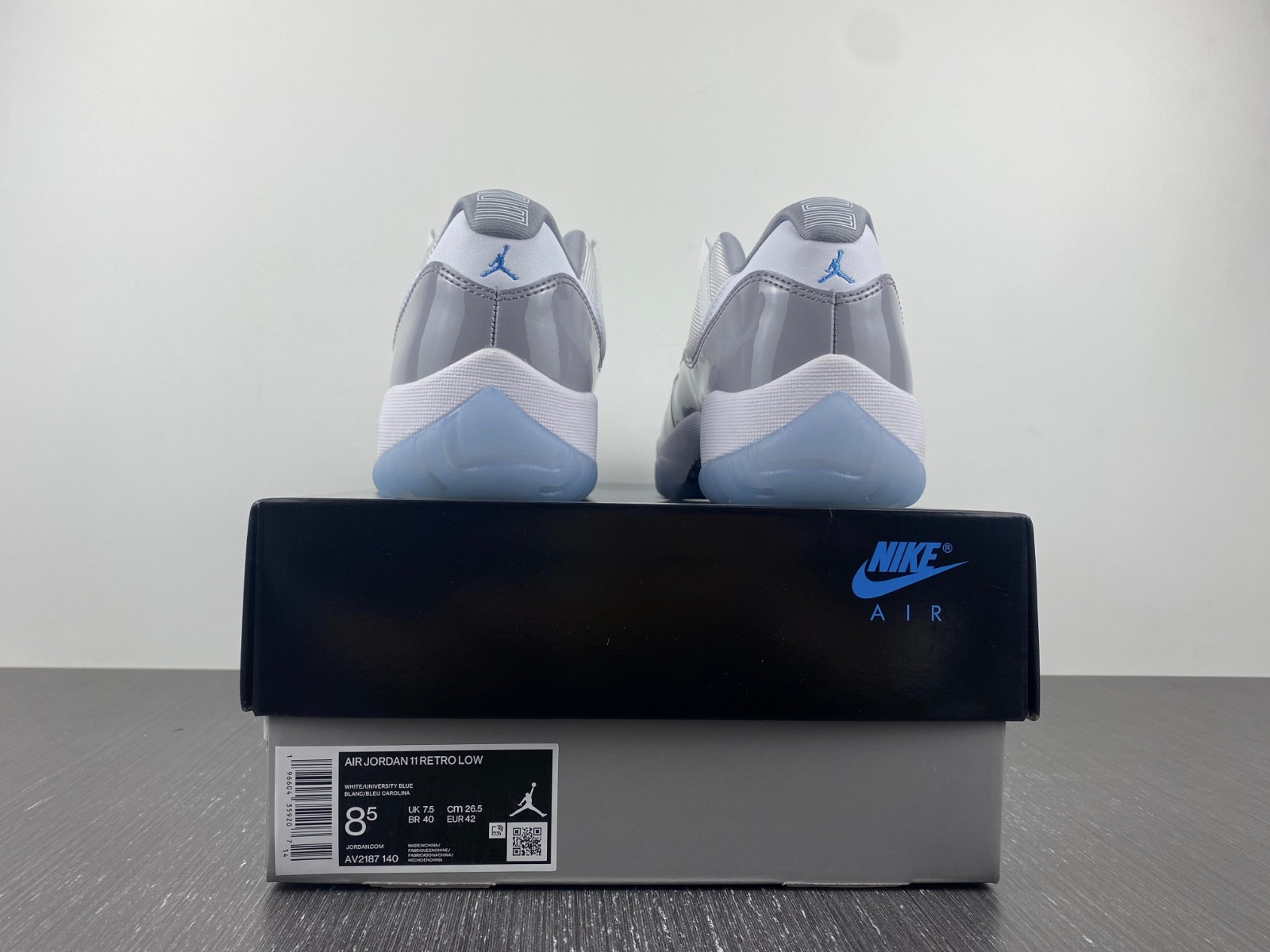 Jordan 11 Retro Low Cement Grey - AV2187-140