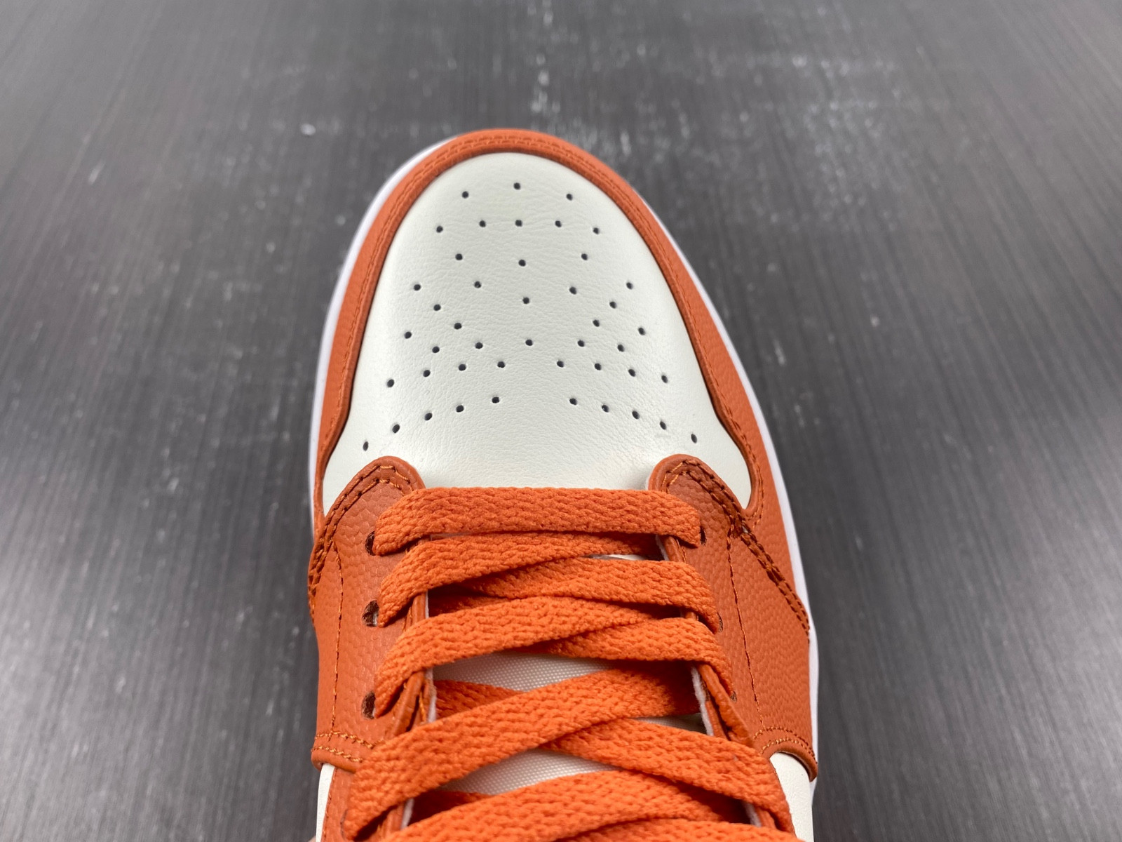 Air Jordan 1 Mid SE WMNS Coconut Milk Sport Spice DV1302-100