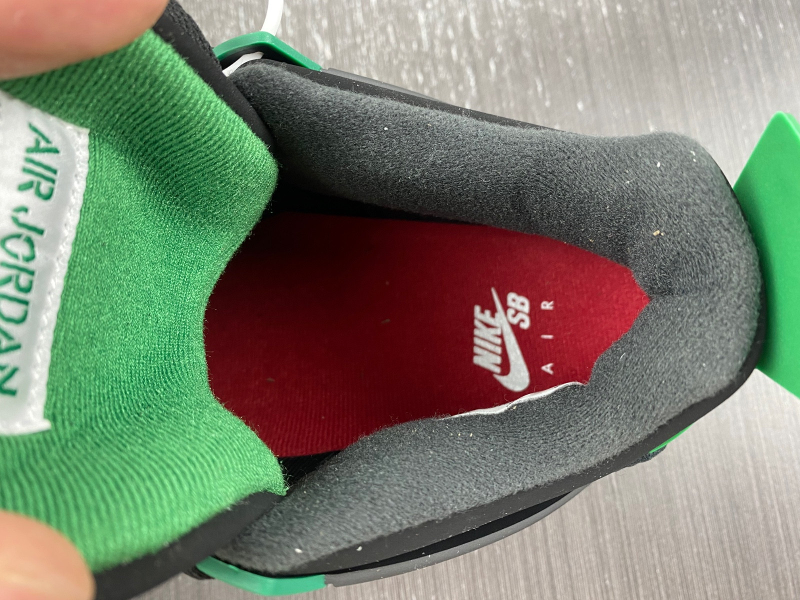 NIKE SB X AIR JORDAN 4 DR5415-030