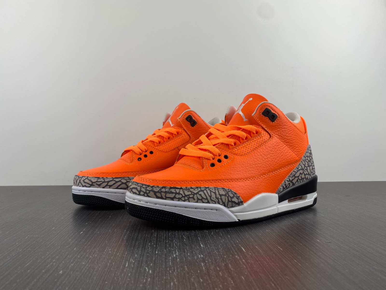 Air Jordan 3 Retro CT8532-801