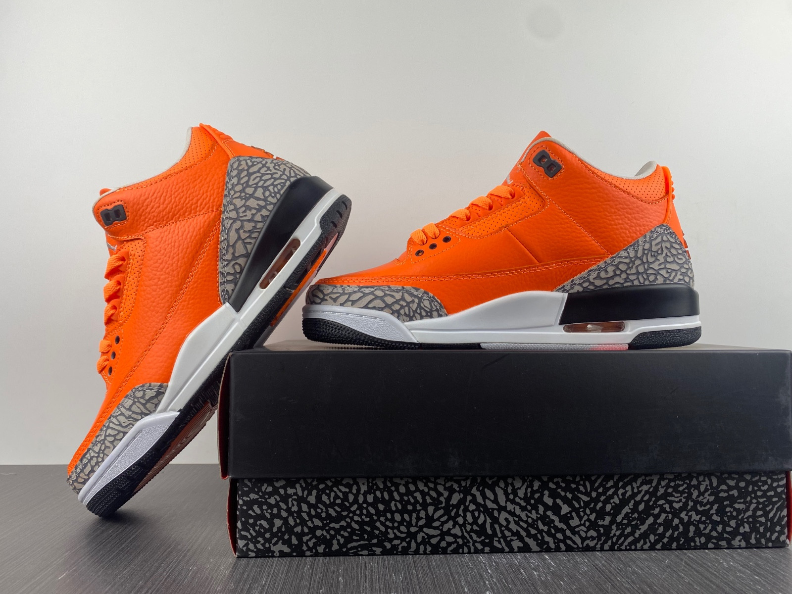 Air Jordan 3 Retro CT8532-801
