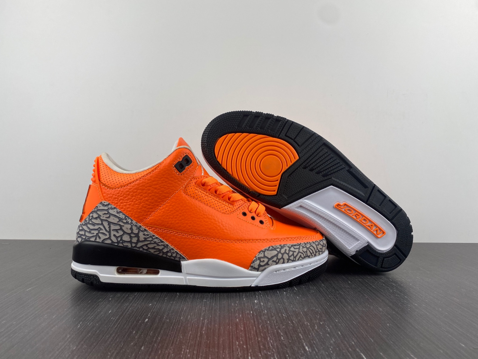 Air Jordan 3 Retro CT8532-801