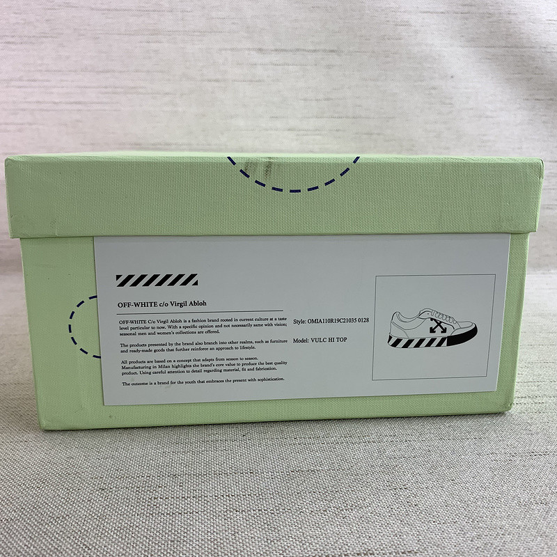 Off-White c/o Virgil Abloh