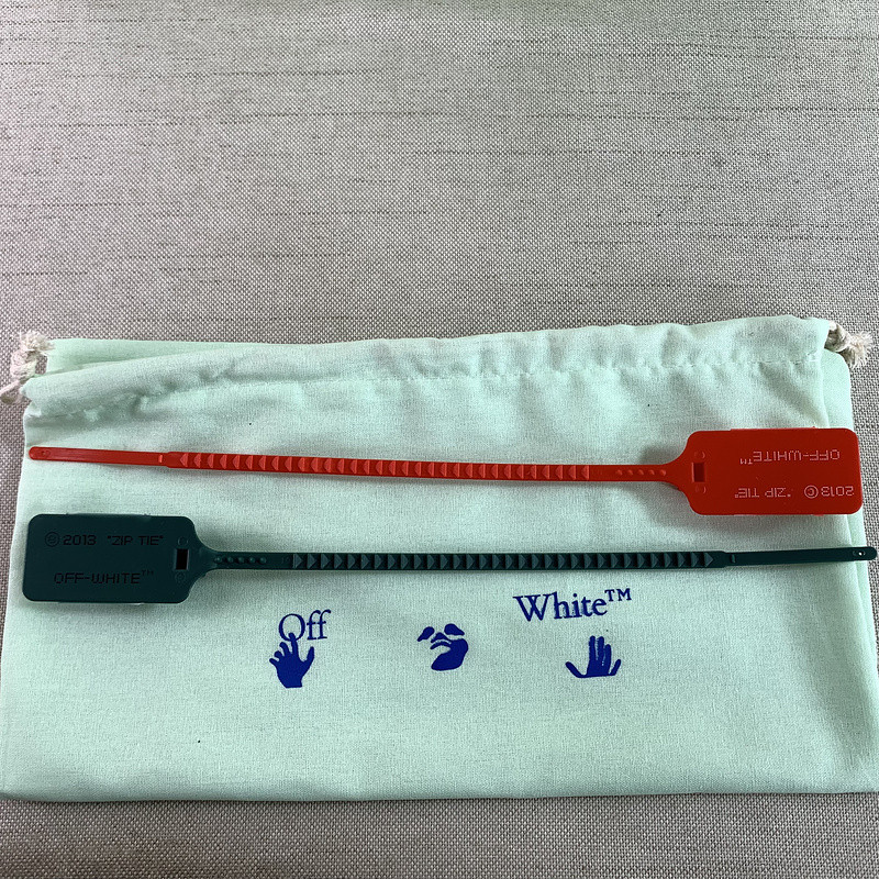 Off-White c/o Virgil Abloh