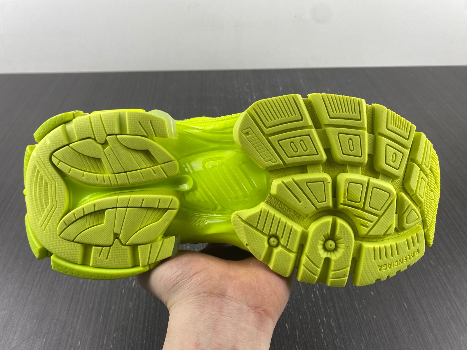 Ba*len*cia*ga runner 677402 w3rb4 7510