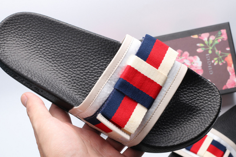 GUC LEATHER SLIDE
