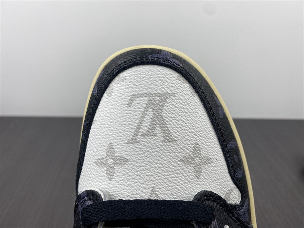 Travis Scott Fragment Air Jordan 1 Low OG CM7866-126