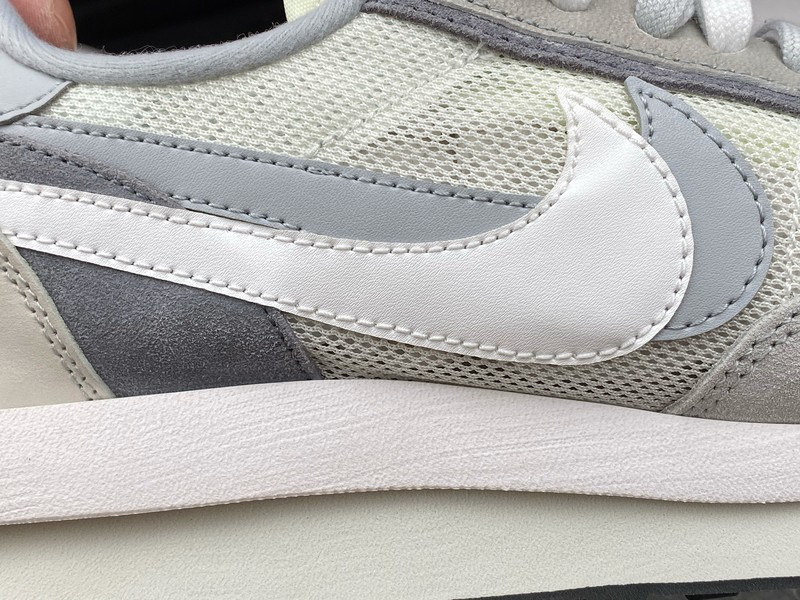 NIKE LD WAFFLE X SACAI SUMMIT WHITE BV0073-100