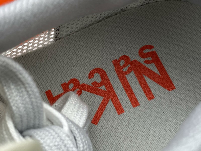 NIKE LD WAFFLE X SACAI SUMMIT WHITE BV0073-100