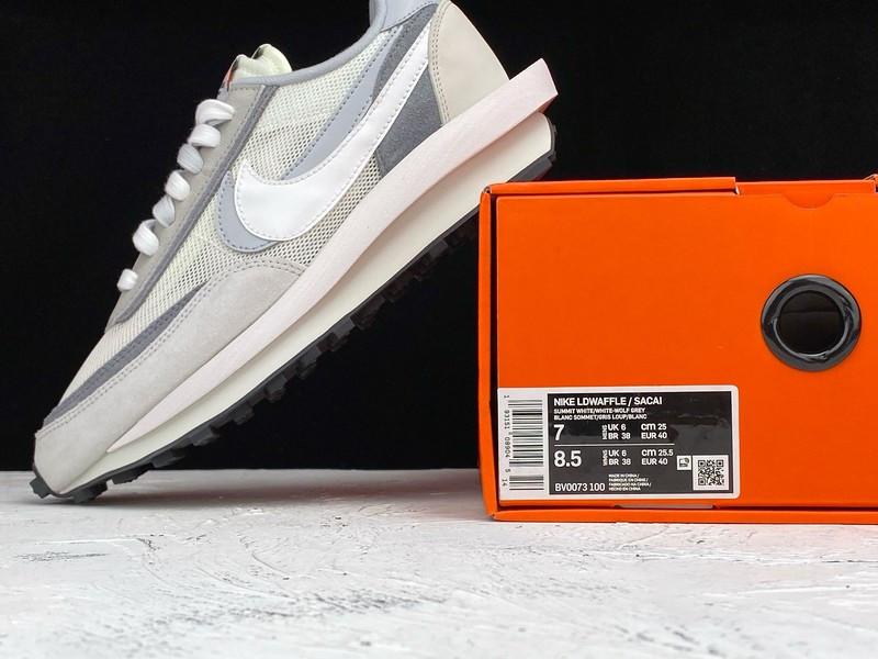 NIKE LD WAFFLE X SACAI SUMMIT WHITE BV0073-100