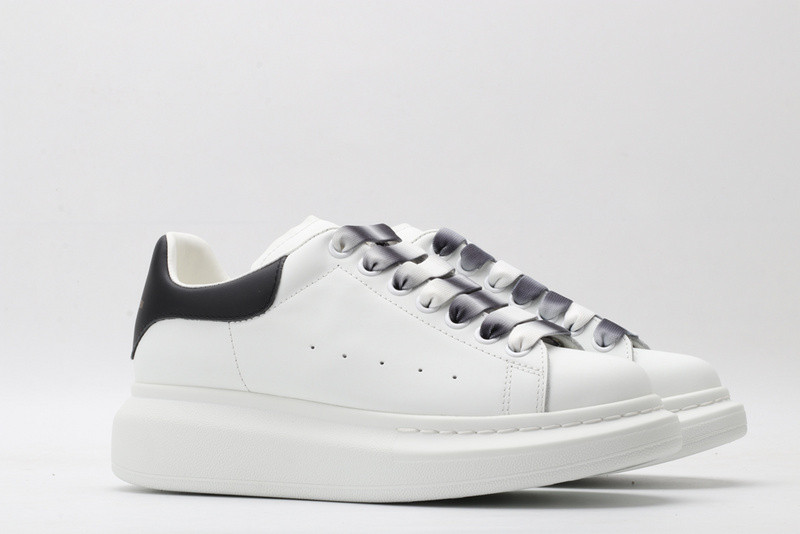 ALEXANDER MCQUEEN SNEAKER