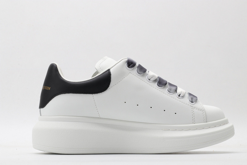 ALEXANDER MCQUEEN SNEAKER