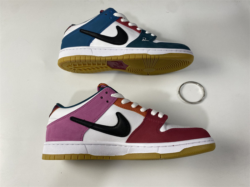PARRA X NIKE SB DUNK LOW DH7695-100