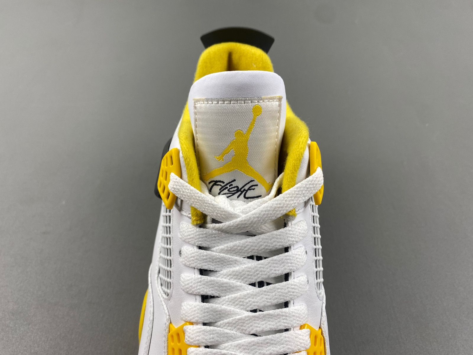 Air Jordan 4 Womens "Vivid Sulfur" AQ9129-101