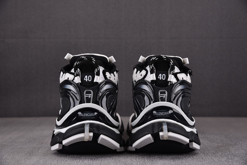 Ba*len*cia*ga runner 772774-w3rny-0120 (it’s not the same as the previous one!)