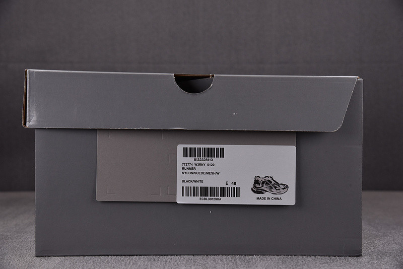 Ba*len*cia*ga runner 772774-w3rny-0120 (it’s not the same as the previous one!)