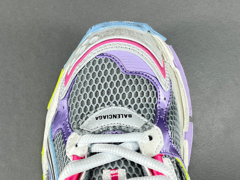 Ba*len*cia*ga runner 772767 w3rny 0361 (it’s not the same as the previous one!)