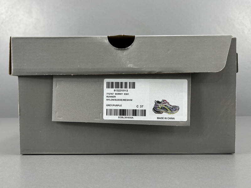 Ba*len*cia*ga runner 772767 w3rny 0361 (it’s not the same as the previous one!)