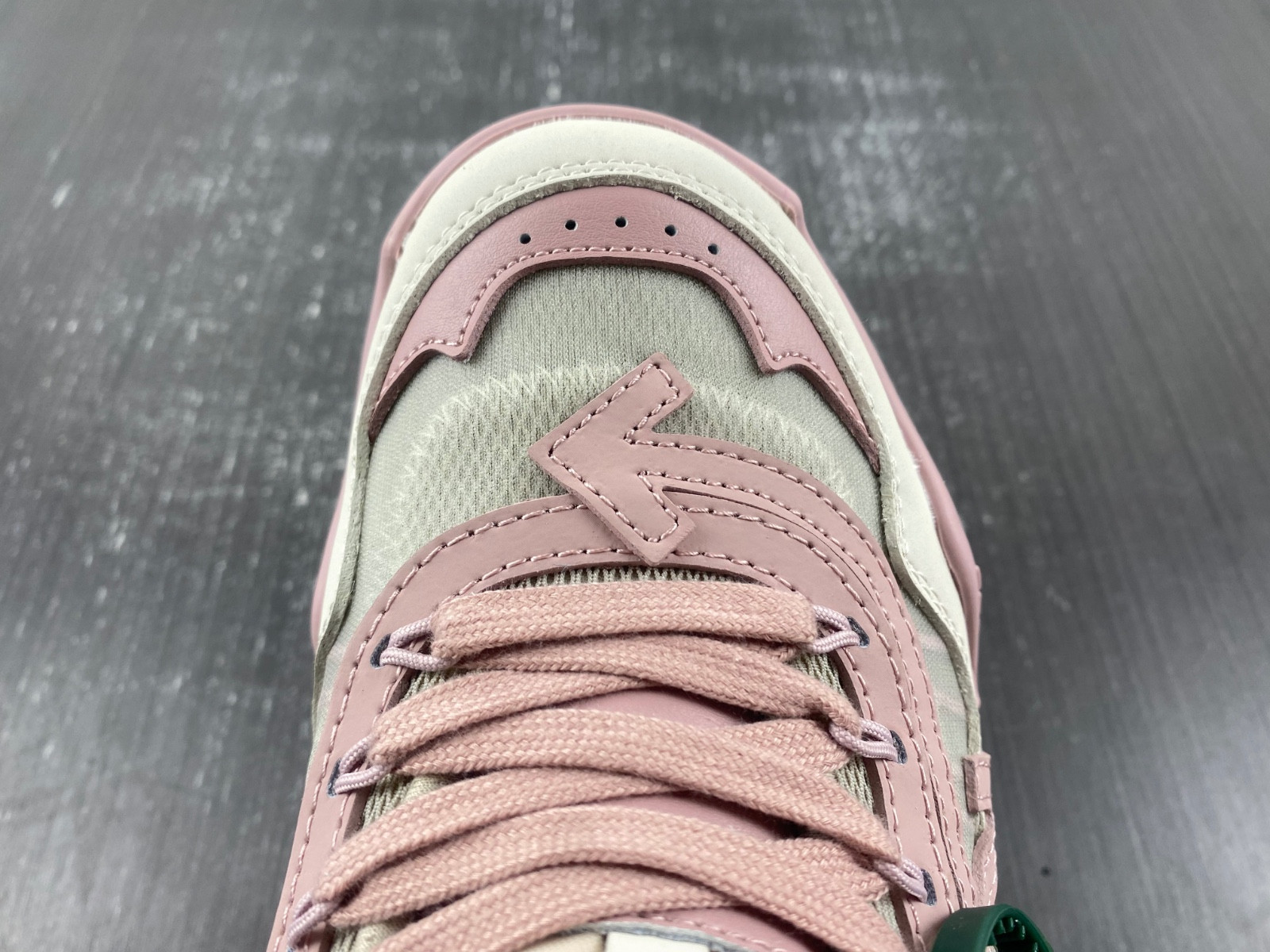 OW C/O ODSY-1000 SPORTS SHOES