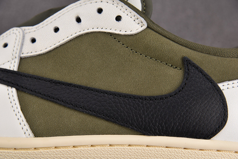 Travis Scott x Air Jordan 1 Low OG 