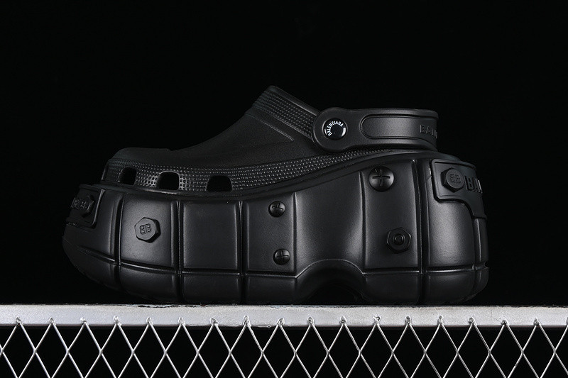 Ba*len*cia*ga slides