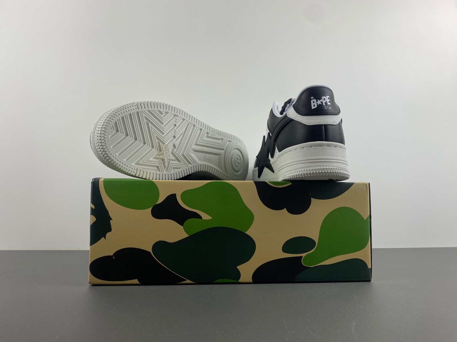 BAPE SNEAKERS