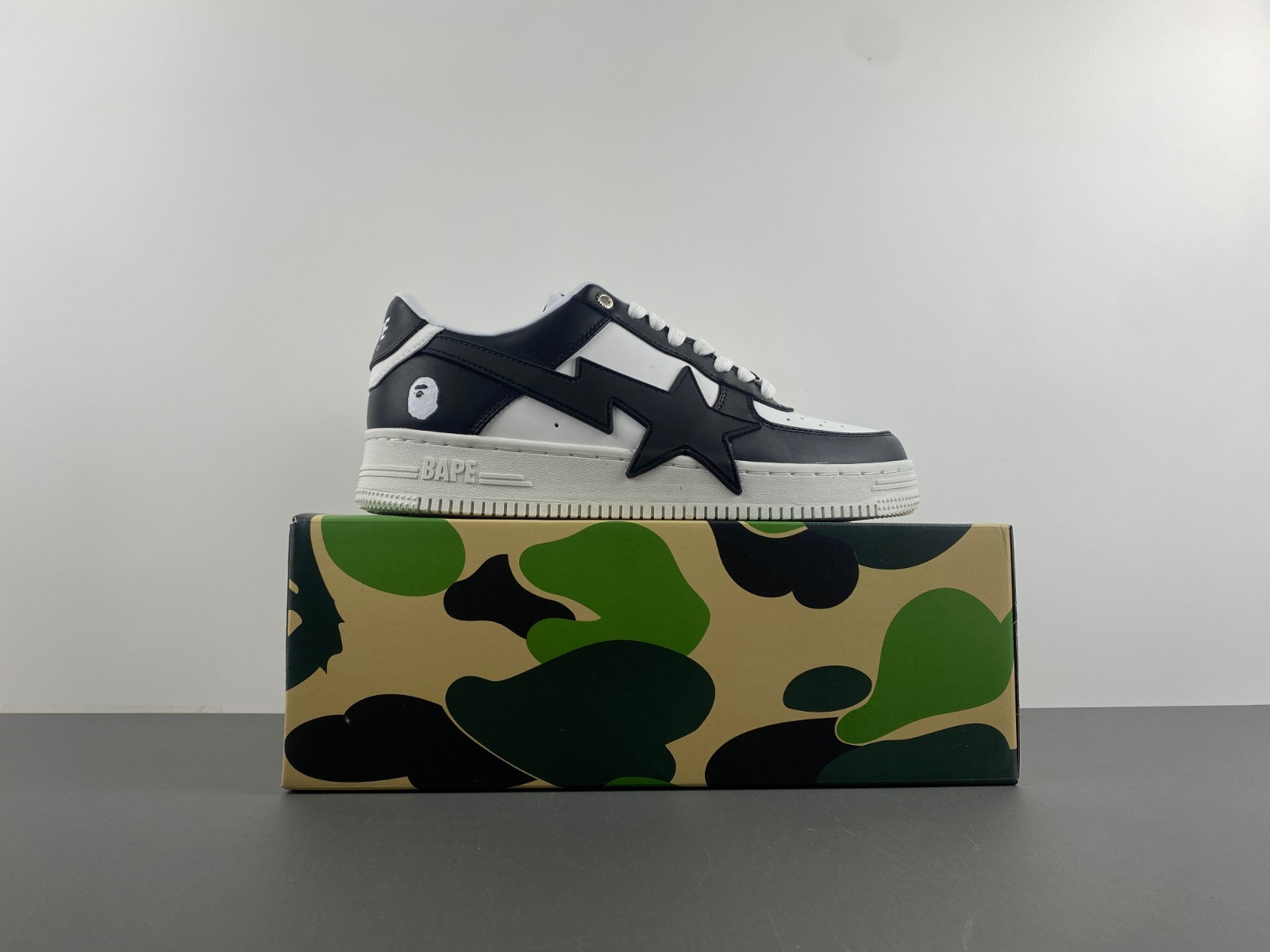 BAPE SNEAKERS