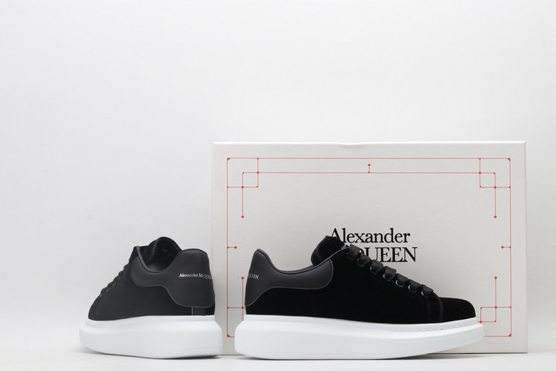ALEXANDER MCQUEEN SNEAKER