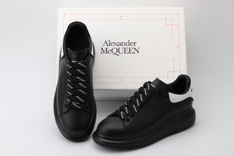 ALEXANDER MCQUEEN SNEAKER