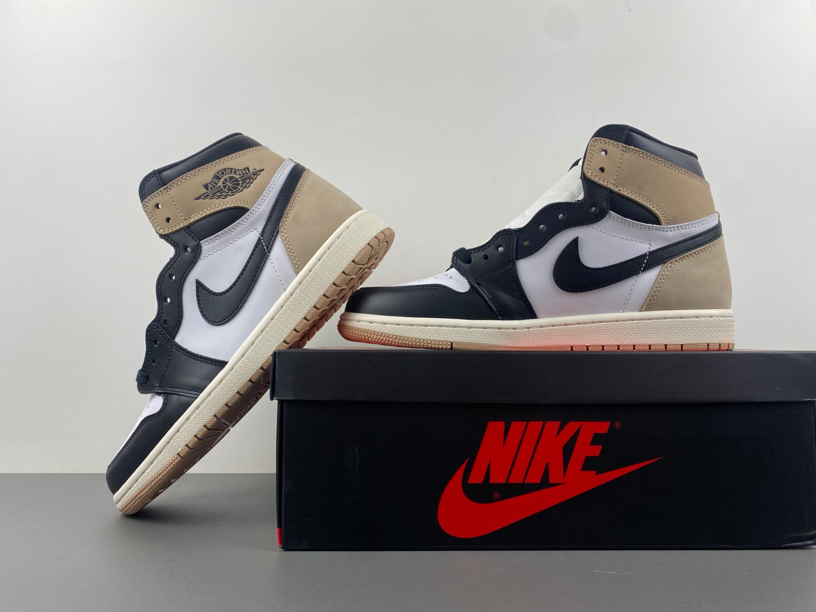 Air Jordan 1 High OG WMNS "Latte" FD2596-021