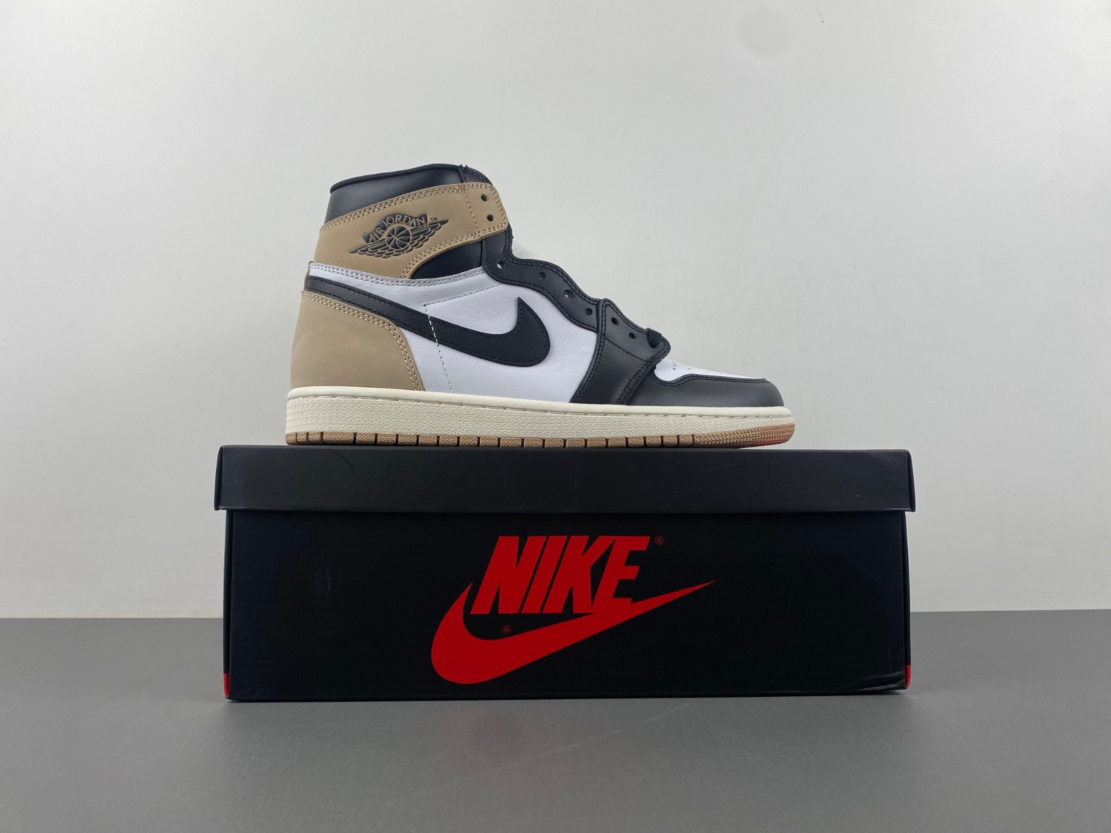 Air Jordan 1 High OG WMNS "Latte" FD2596-021