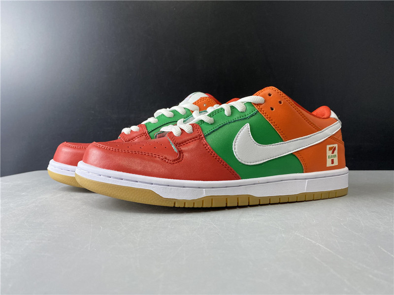 Nike SB Dunk Low 7 Eleven