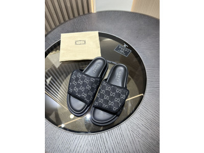 GUC LEATHER SLIDE